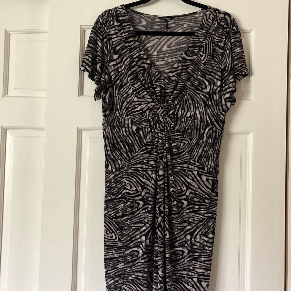 Daisy Fuentes v-neck Print dress